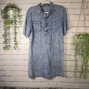Women Lightweight Denium Shirt Dress, Raw Edge Hemline, Short Sleeve, Size Med